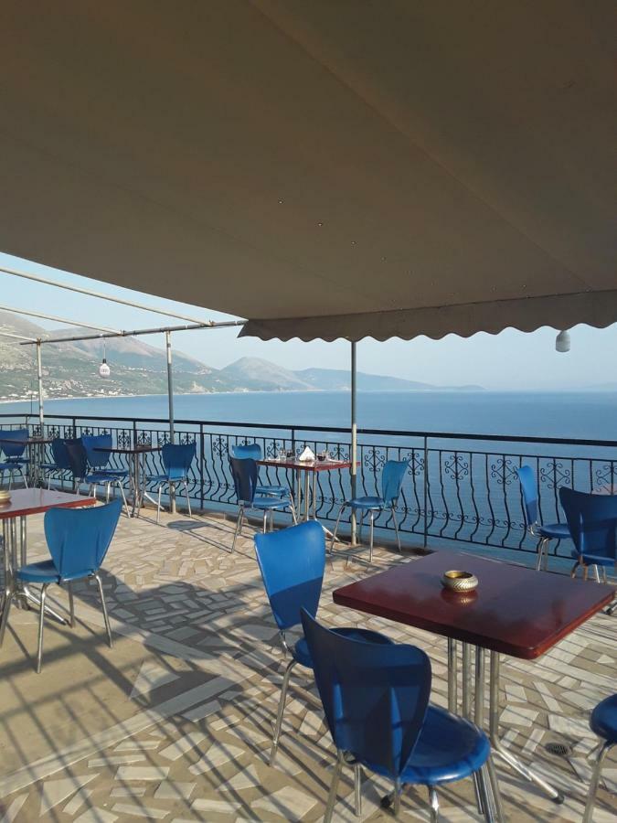 Odhisea Hotel Restaurant Qeparo Exterior photo